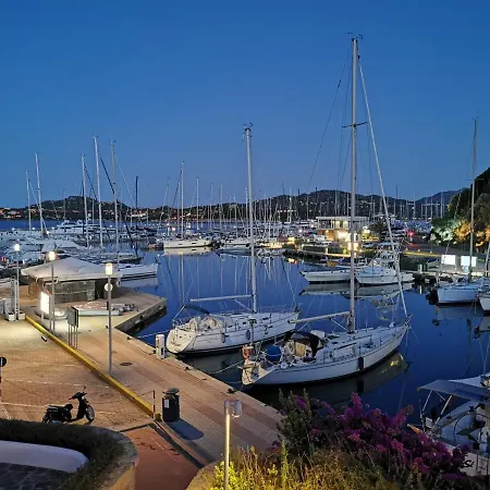 Le Sirene 3* مارينا دي بورتيسكو