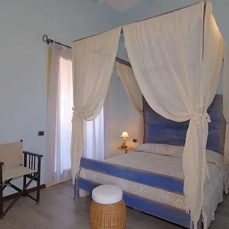 Le Sirene مارينا دي بورتيسكو