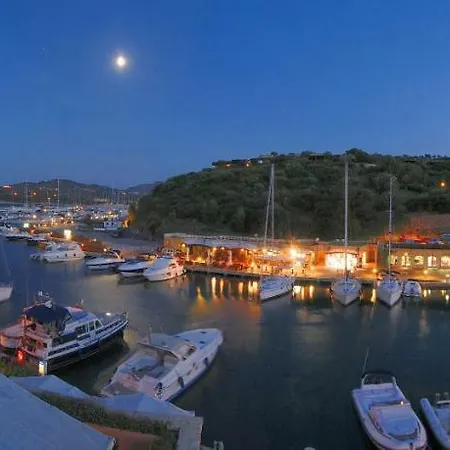 Le Sirene مارينا دي بورتيسكو